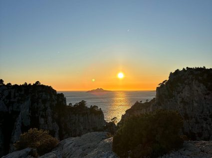 coucher de soleil dans les Calanques
